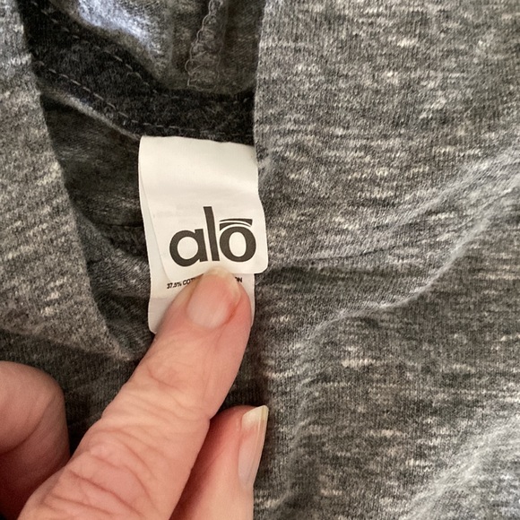 Alo Pull Over Lightweight Hooded Yoga Sweatshirt - Picture 6 of 12